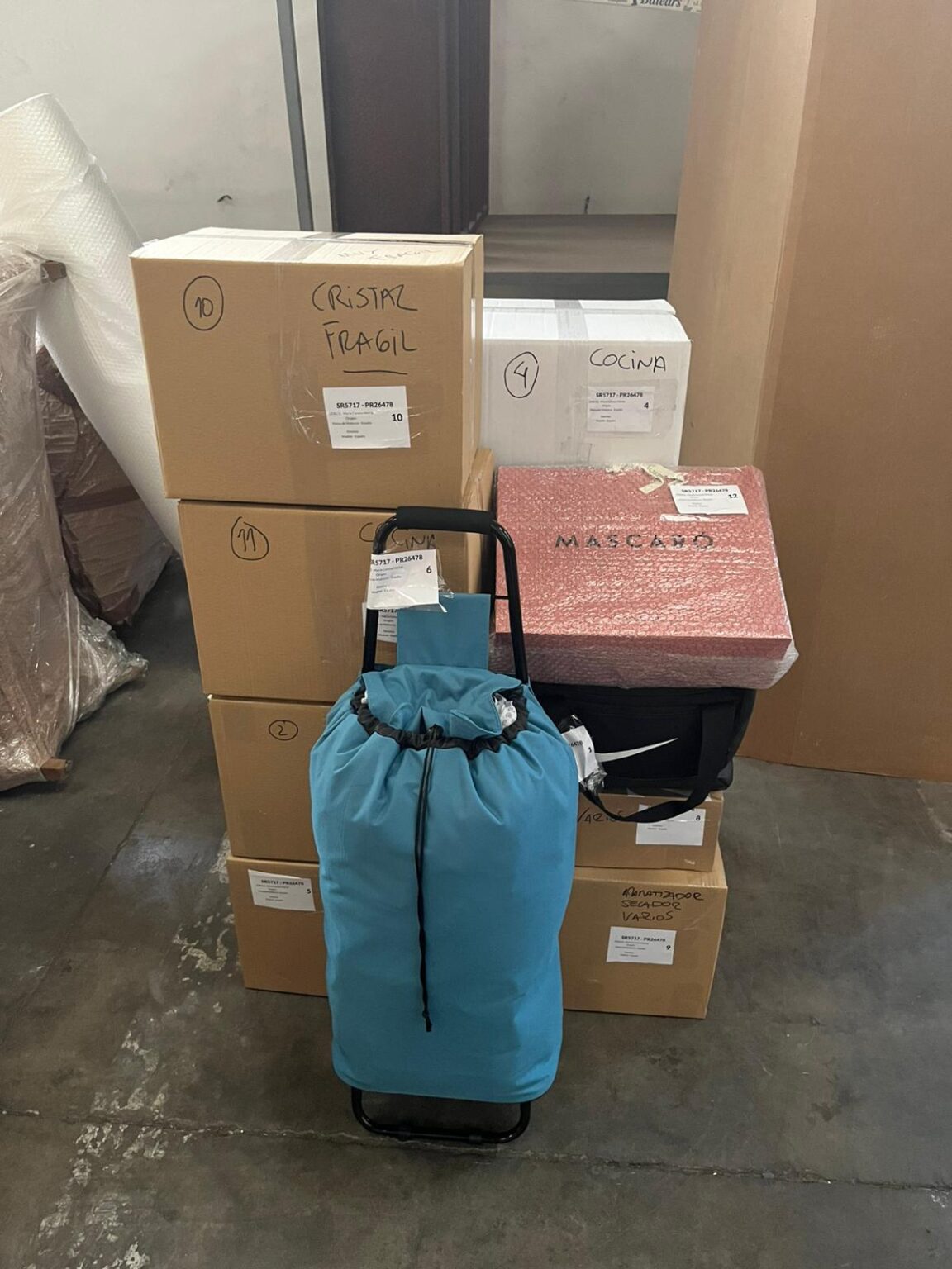 RAPID MOVE transporte y logistica elevación de muebles por ventana con grúa en Palma